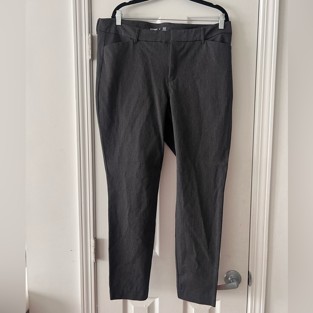 Old Navy - Charcoal Gray Pixie Pants